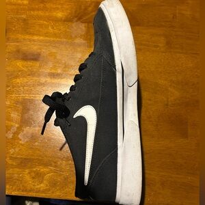 Nike Men's SB Charge Skate Shoe
